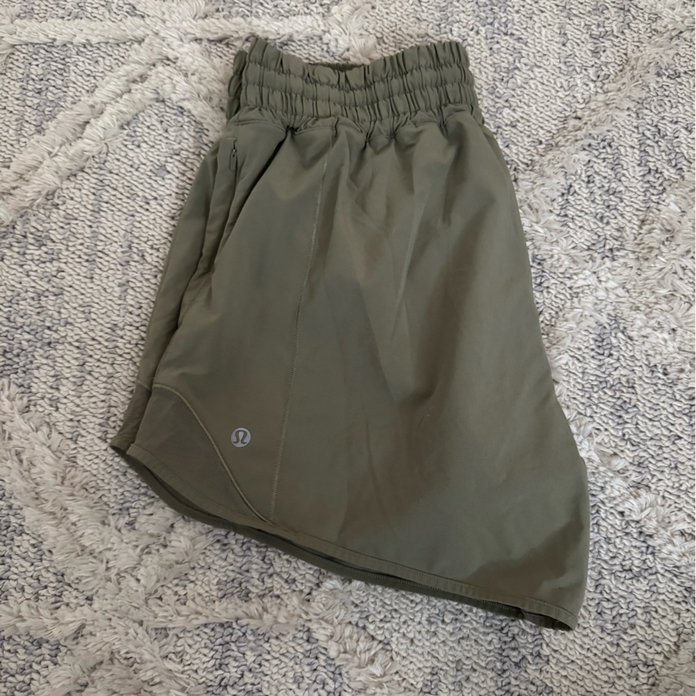 Lululemon Hotty Hot High Rise Short 4in